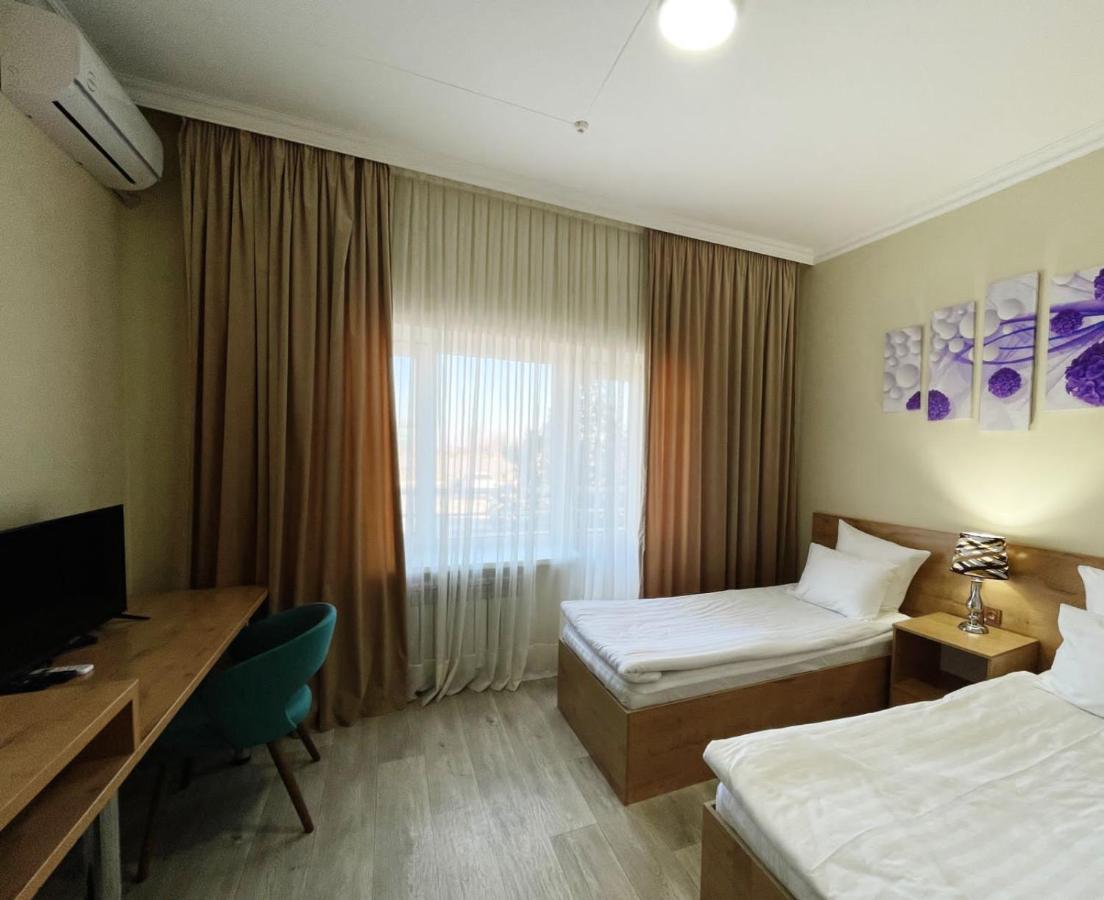 Aktau Airport Hotel Bagian luar foto