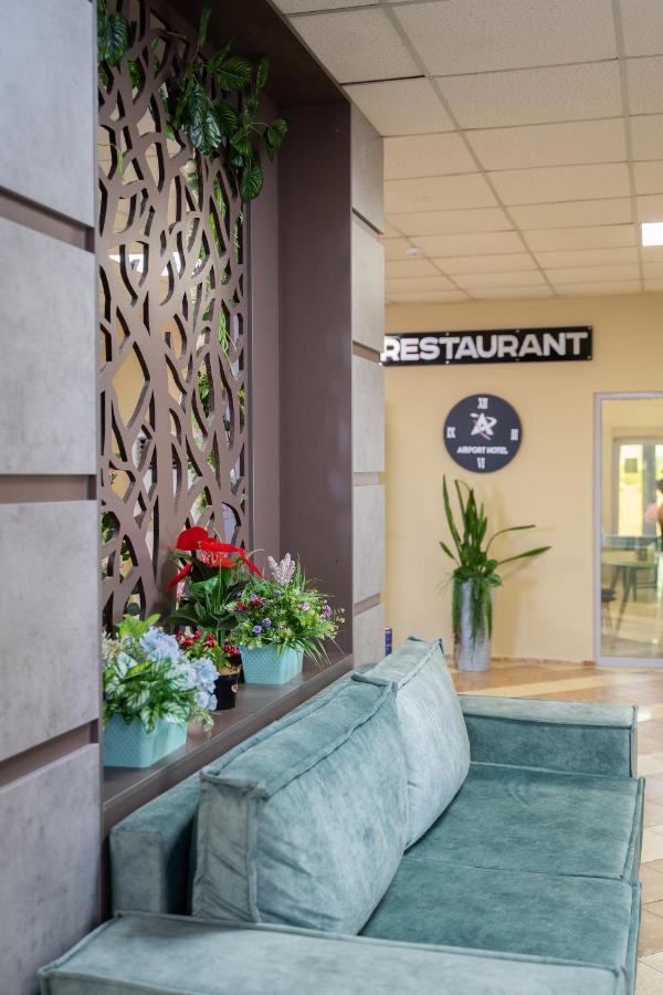 Aktau Airport Hotel Bagian luar foto