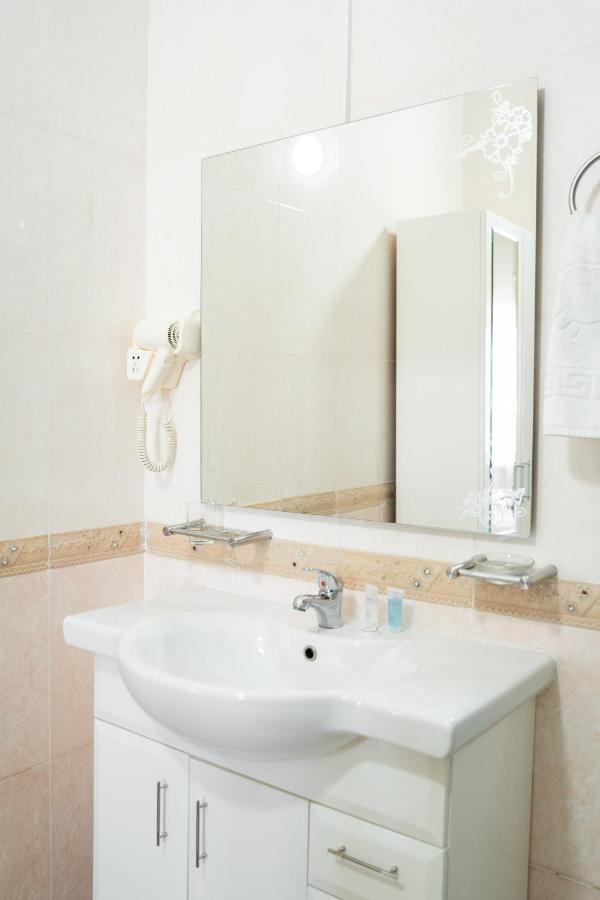 Aktau Airport Hotel Bagian luar foto